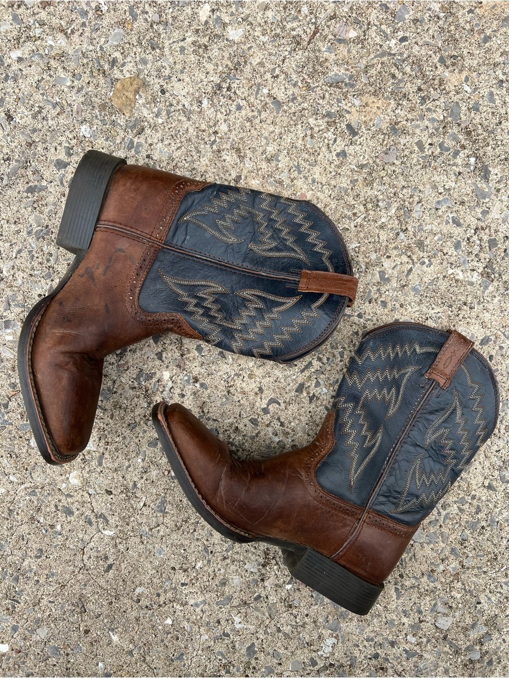 Ariat Brown Leather Cowboy Boots with Tan and Brown Stitching